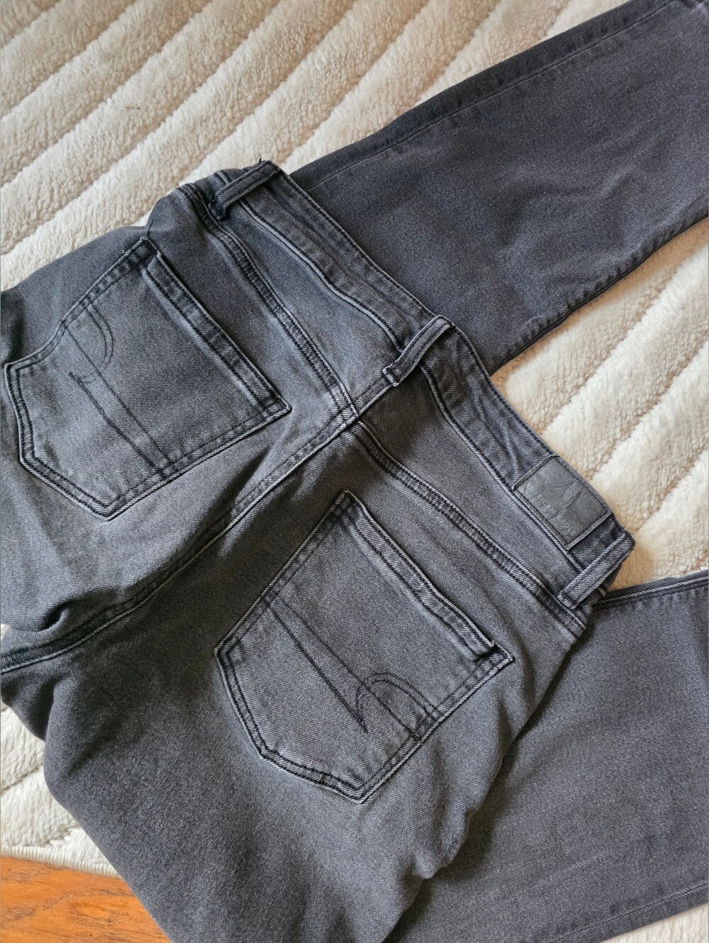 American Eagle Gray Wash Jeans - Classic Straight Fit